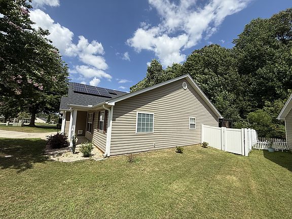 4th image of 502 Pleasant Green Dr