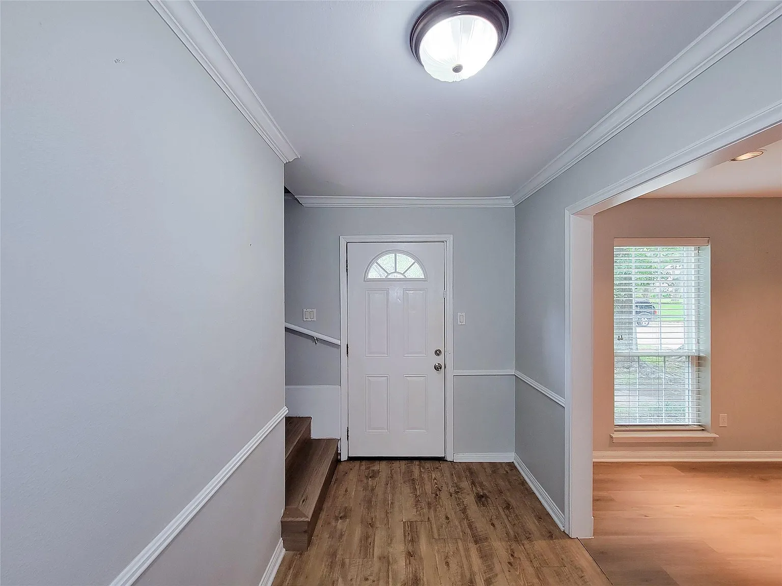 4 bed, 2.5 bath, 2401 sqft, $2,150 — Photo 2