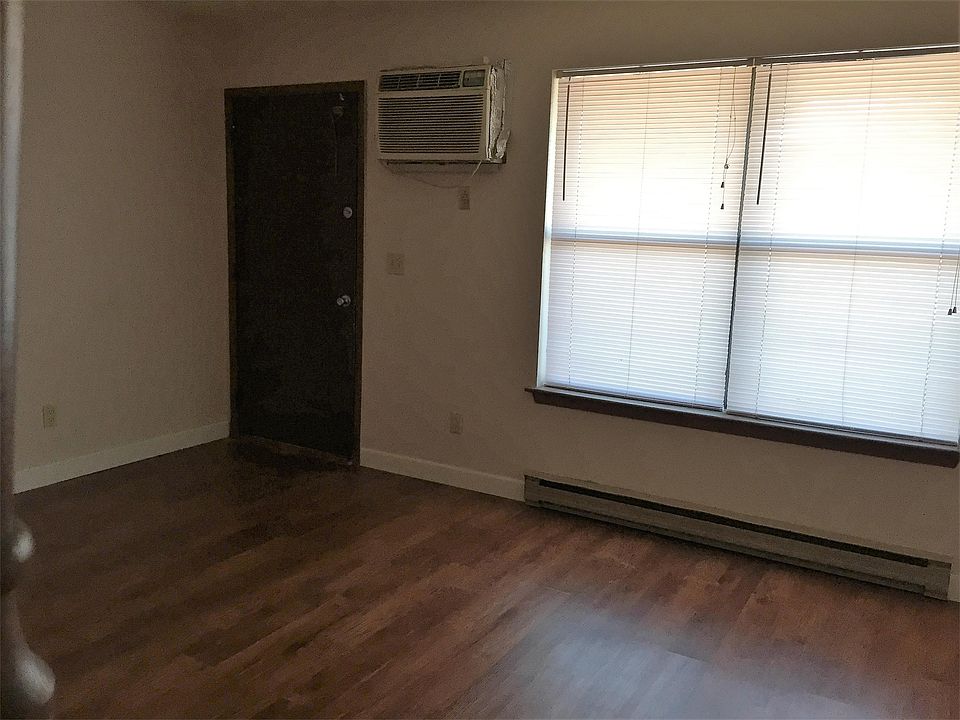 Entry / Wall AC in Livingroom1/20/2017