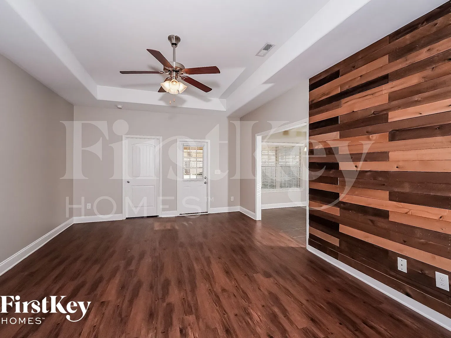 3 bed, 2.0 bath, 1487 sqft, $1,820 — Photo 2