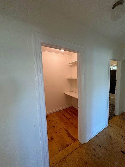 bonus room/walk in closet