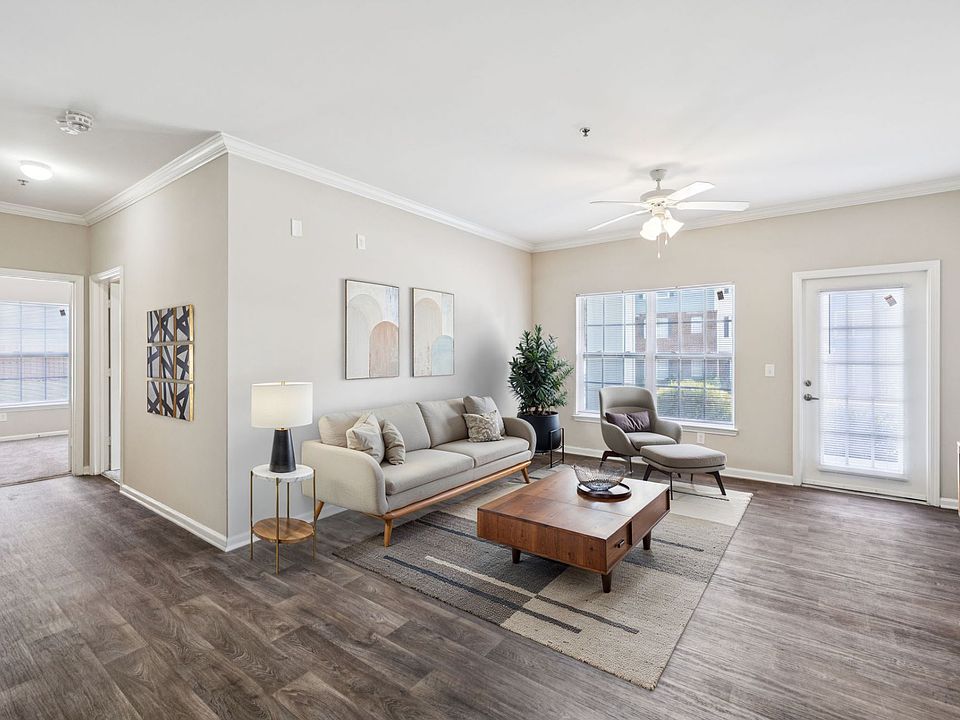 Summit - 3 Bed / 2 Bath - 1,330 Sq.Ft.