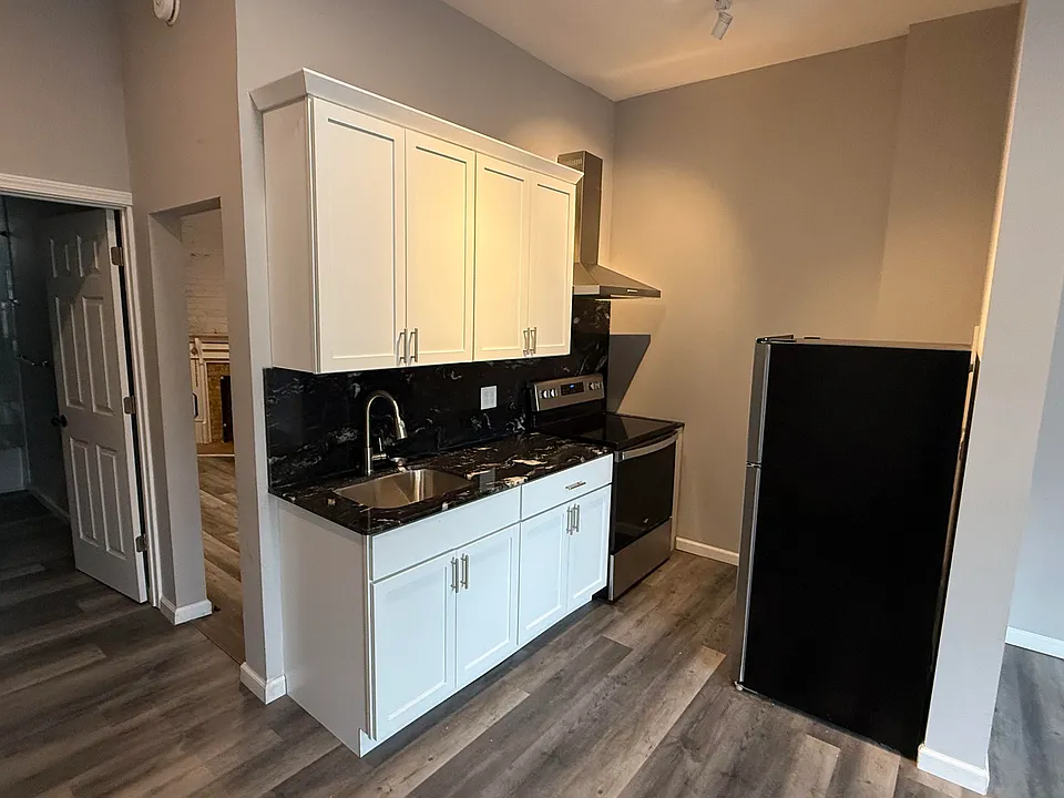 232 Richmond Ave #6