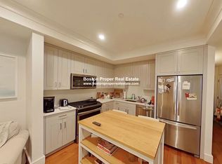 11 Temple St APT 3U, Boston, MA 02114