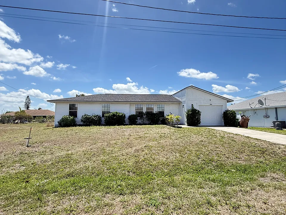 320 SE 26th Ter