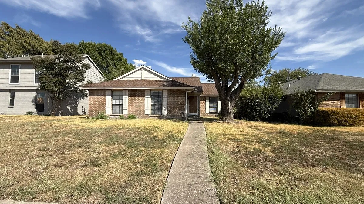 3 bed, 2.0 bath, 1266 sqft, $1,950 — Photo 1