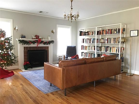 4th image of 1114 Pioneer Dr