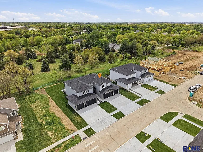 8911 Peregrine Rd — Photo 32