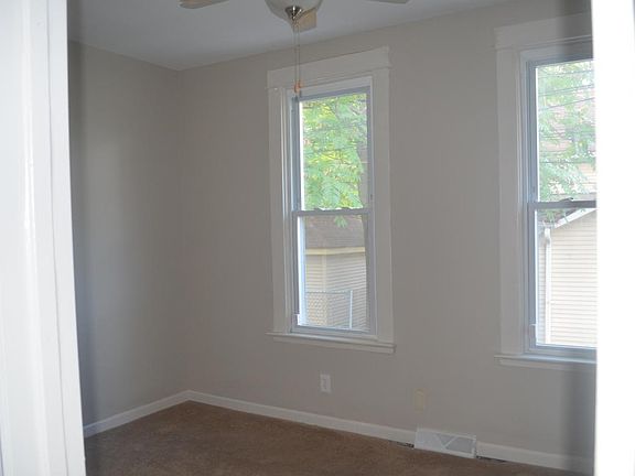 2nd image of 461 E 158th St