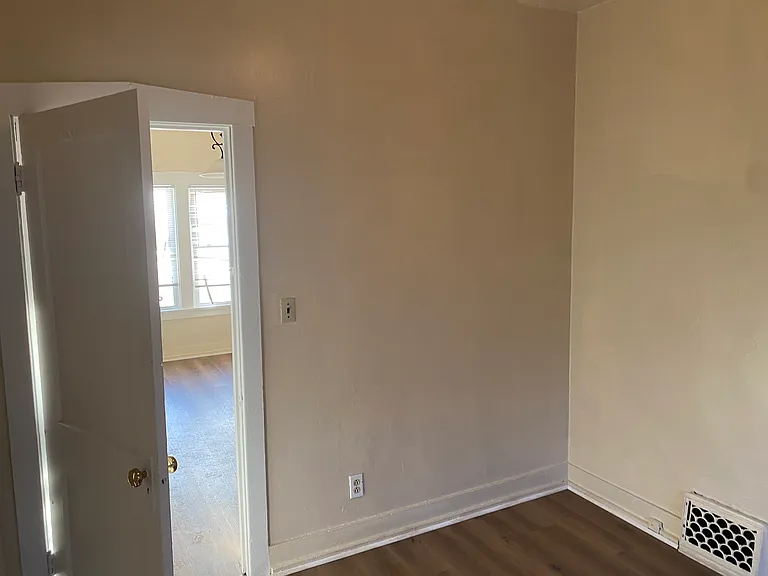 864 Highland Ave — Photo 9
