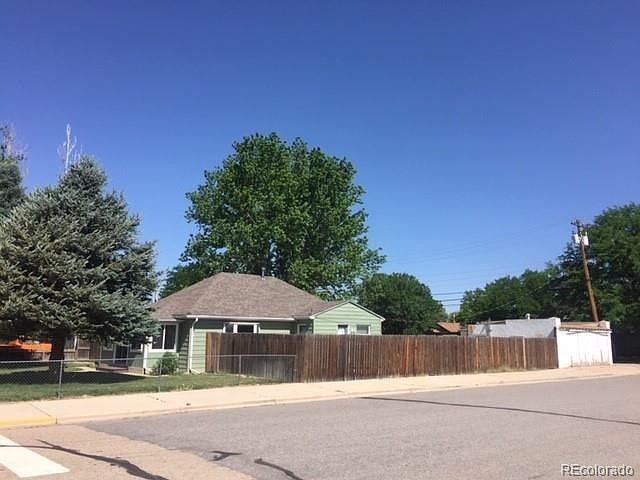 2nd image of 457 6th St
