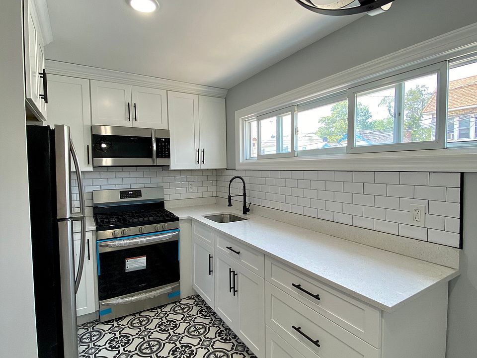 1st image of 30 Chestnut Ave APT 2