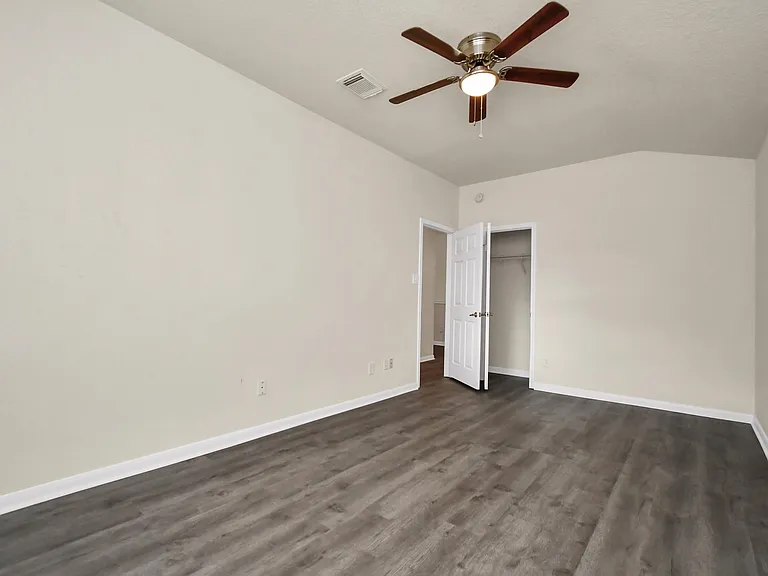 2626 Orchard Creek Ln — Photo 34