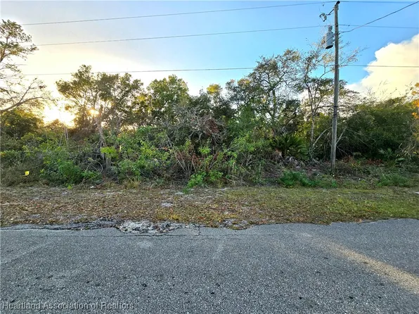 126 Marshall Ave, Lake Placid, FL 33852