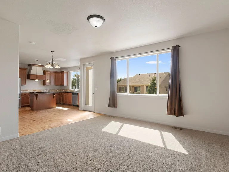 4406 Cypress St — Photo 4