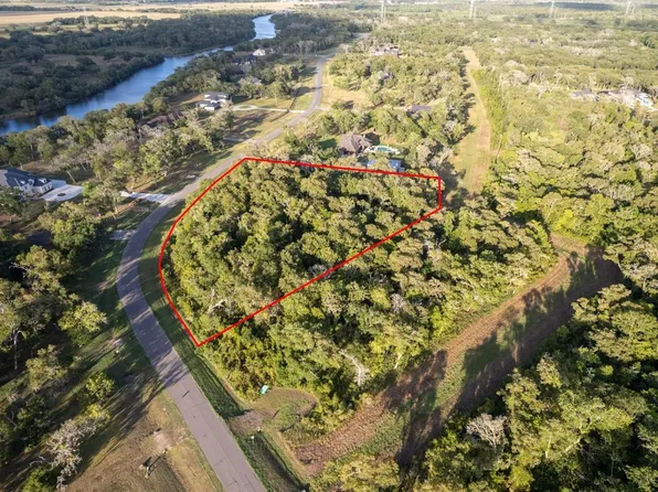 31811 Bayou Bnd, Richwood, TX 77515