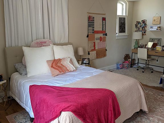 5th image of 212 W Franklin St APT 202