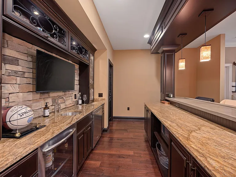 7715 Cathedral Hill Dr — Photo 56