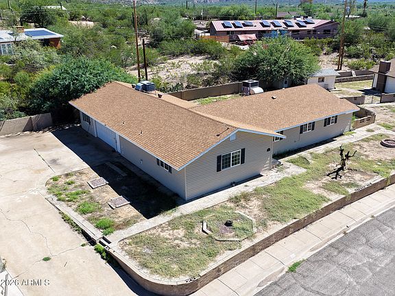 3rd image of 210 W VICTORIA Circle