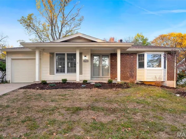 681 Twigwood Dr, Ballwin, MO 63021