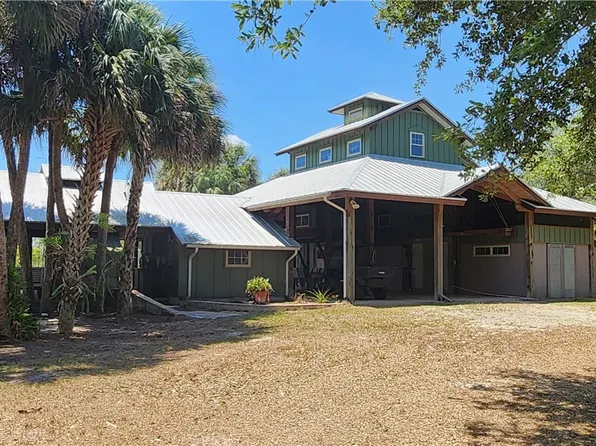 3105 Secretariat Dr, Labelle, FL 33935