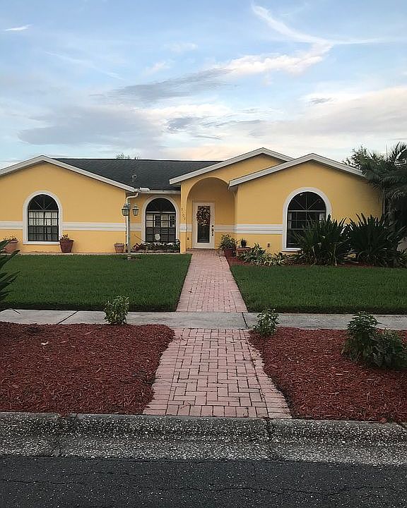 1st image of 9109 Regents Park Dr