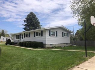 211 6th St SW, Britt, IA 50423