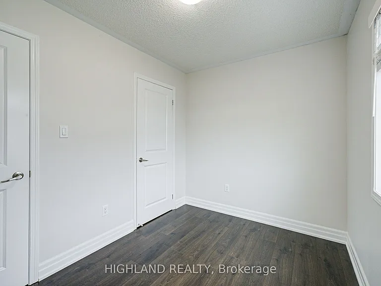 265 Ellen Davidson Dr #4 — Photo 33
