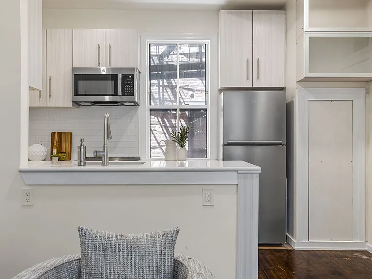 2A Wellington St #2 — Photo 5