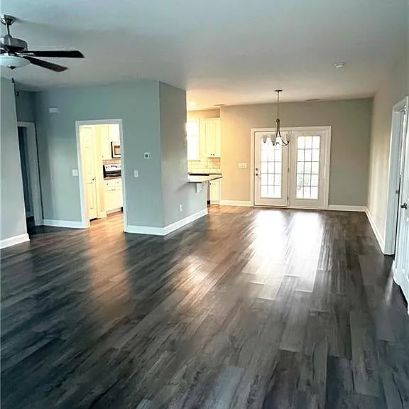 2086 Pathway Dr — Photo 2