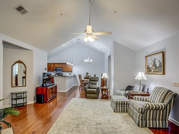 4th image of 1690 W Southfield Cir