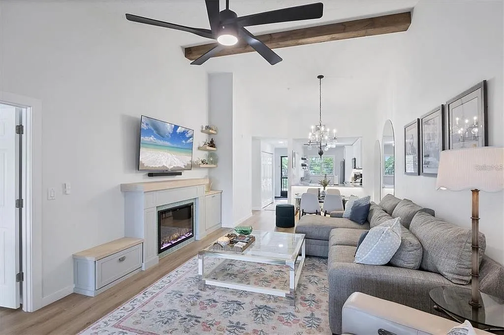 2 bed, 2.0 bath, 1232 sqft, $5,250 — Photo 3