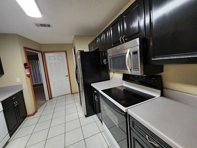 6805 Cedar Lake Dr — Photo 4