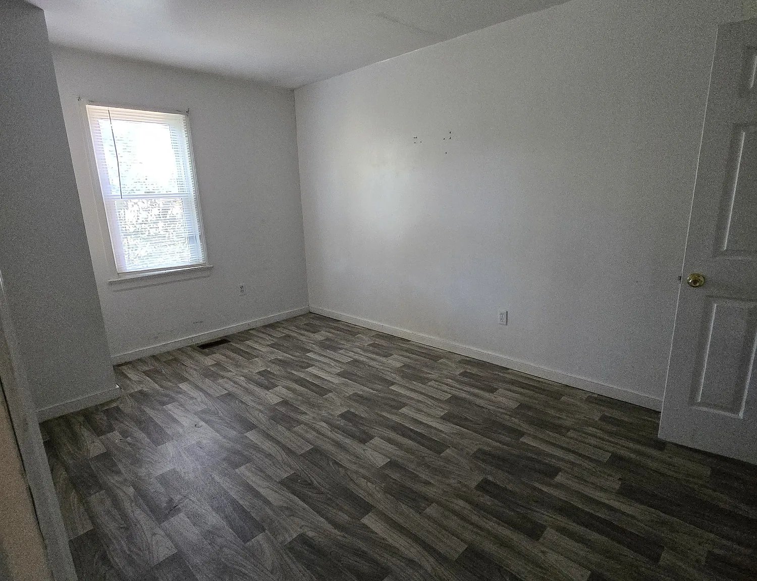3 bed, 1.5 bath, 1208 sqft, $1,595 — Photo 4