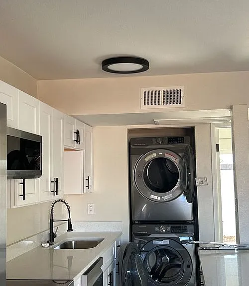 1716 E Ocotillo Rd — Photo 1
