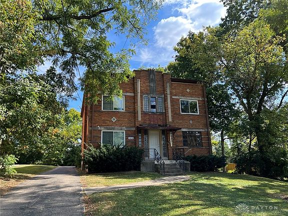 2nd image of 5838 Lathrop Pl