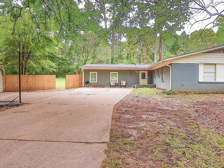 3605 Forest Trl — Photo 2