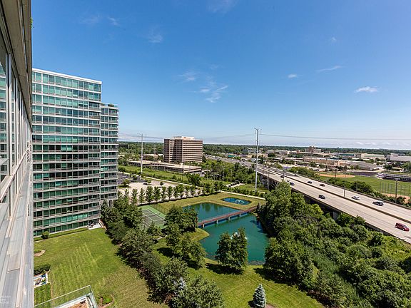 5th image of 9715 Woods Dr Unit 1407