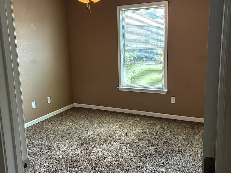 2712 Ridgewood Rd — Photo 6