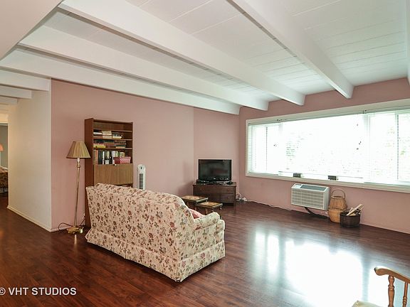 2nd image of 6159 N Wolcott Ave APT 4B