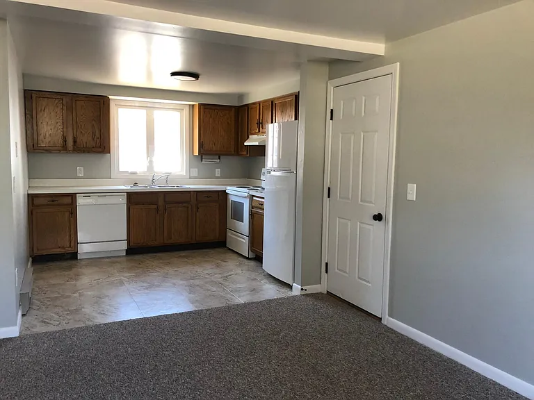237 Sawyer St — Photo 5