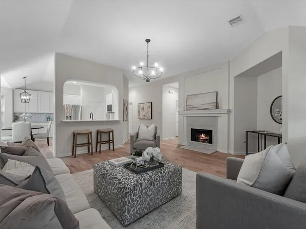 82 S Regan Mead Cir, Spring, TX 77382