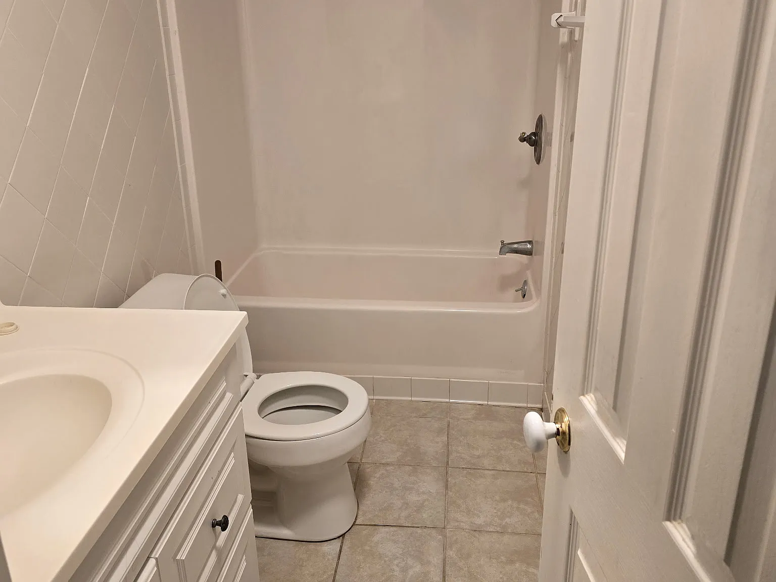 3 bed, 1440 sqft, $2,650 — Photo 4
