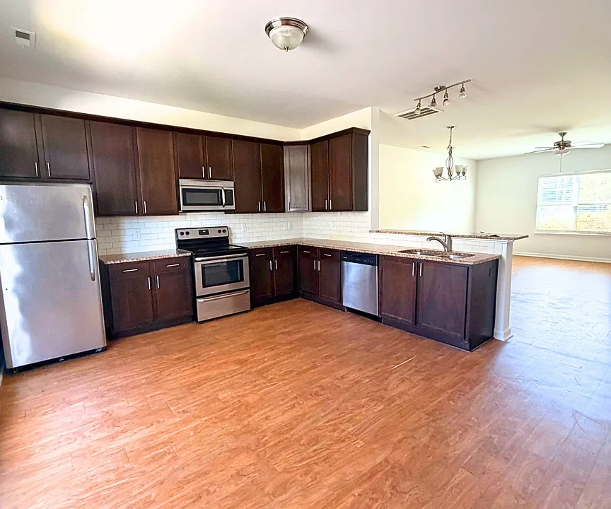 202 Jordan Ln