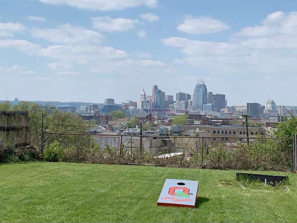 Enjoy this incredible view everyday from the upper or lower deck.