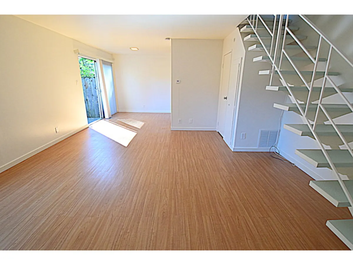 Building Photo - 170 Miller Ave #9