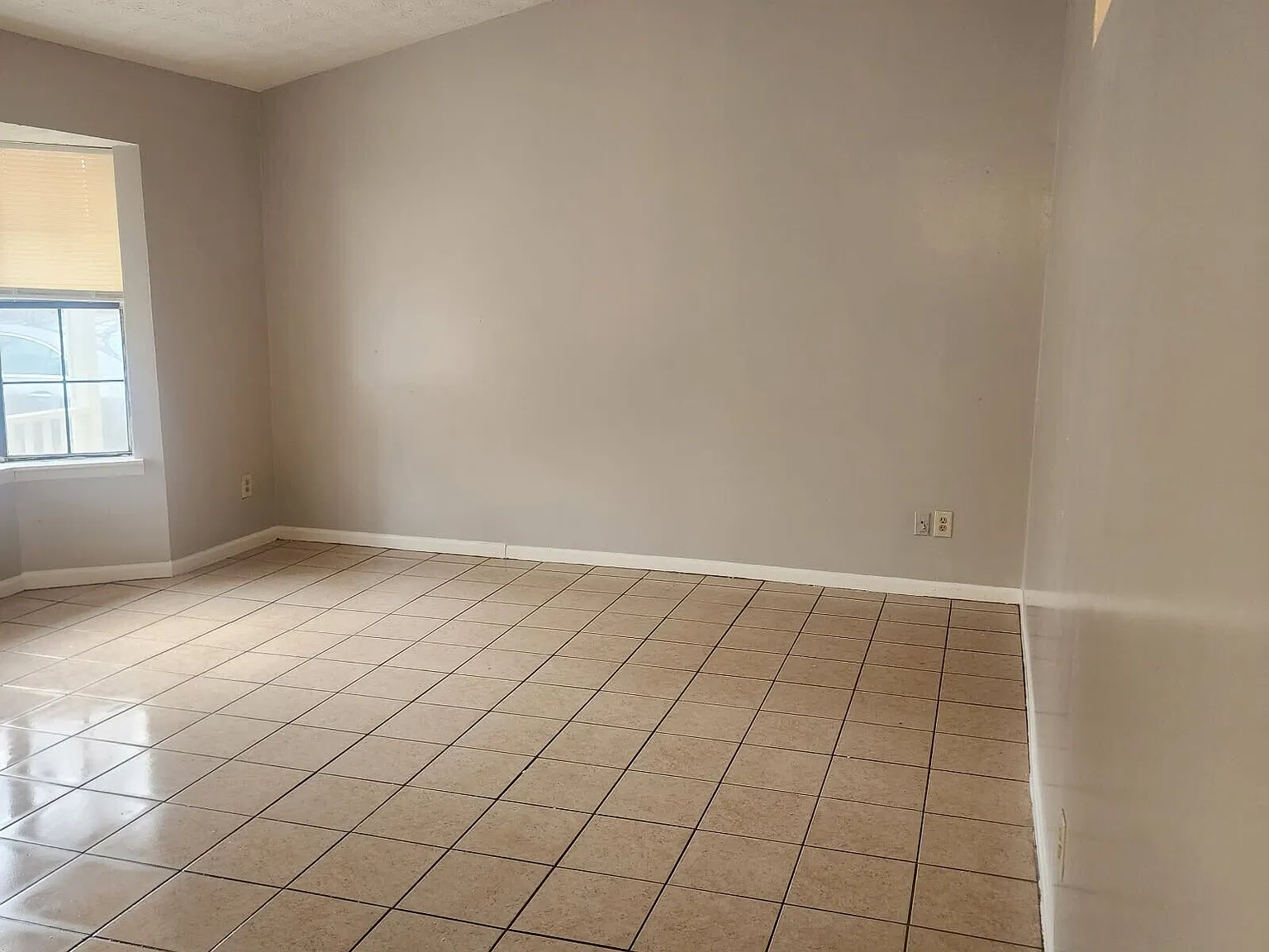 3 bed, 2.0 bath, 1253 sqft, $1,500 — Photo 2