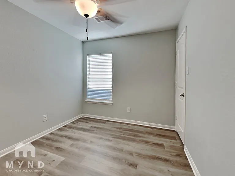 8431 Liberty Sky Rd — Photo 14