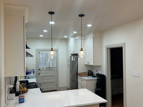1509 W Superior St #1F, Chicago, IL 60642