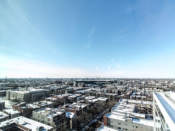 5th image of 810 W Grace St APT 1210